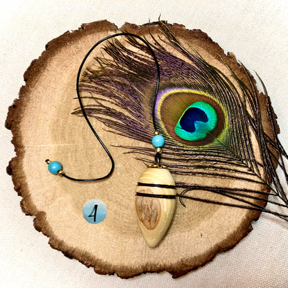 Pendules débutants en bois d'acacia et pierres de turquoise.