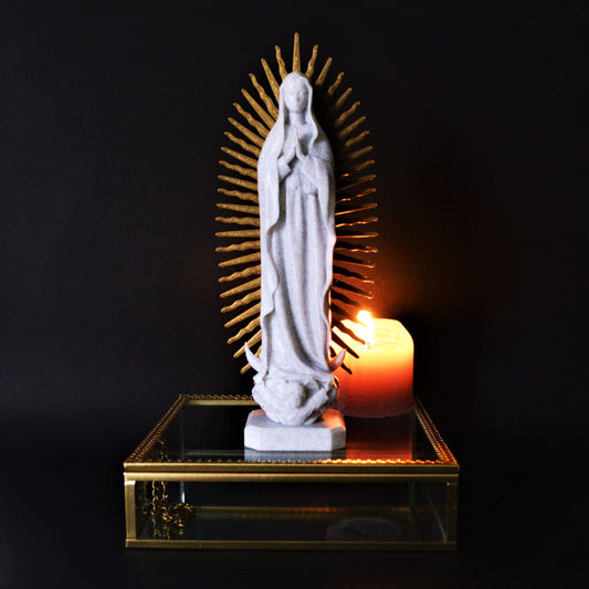 Statuette Vierge de Guadalupe couleur marbre et bronze - leclaireuseboutique