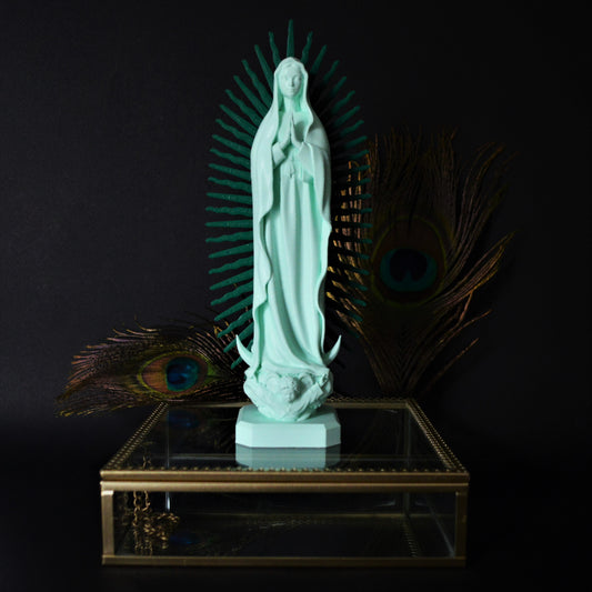 Statuette Vierge de Guadalupe vert pastel et vert foncé - leclaireuseboutique